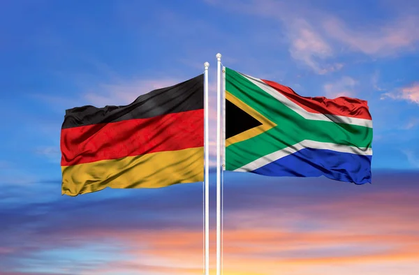 África Sul Alemanha Duas Bandeiras Mastins Céu Azul — Fotografia de Stock