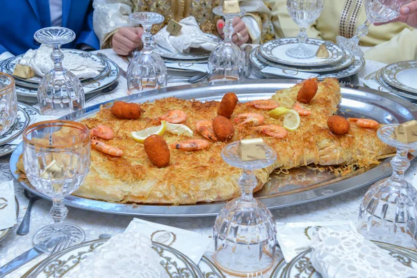 Марокканский Пастилья Рецепт Креветками Каламари Fis — стоковое фото