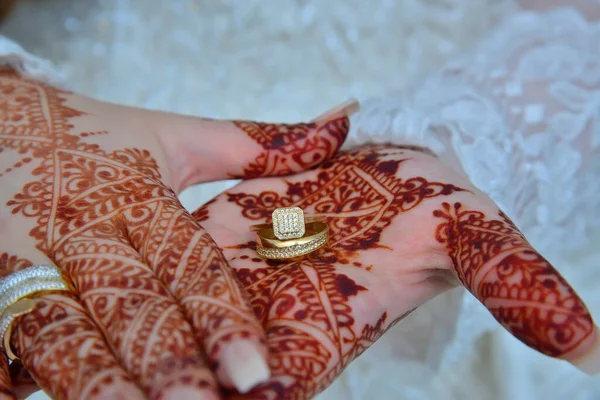 Elegant Wedding Ring Beautiful Henna Bride Han — Stock Photo, Image