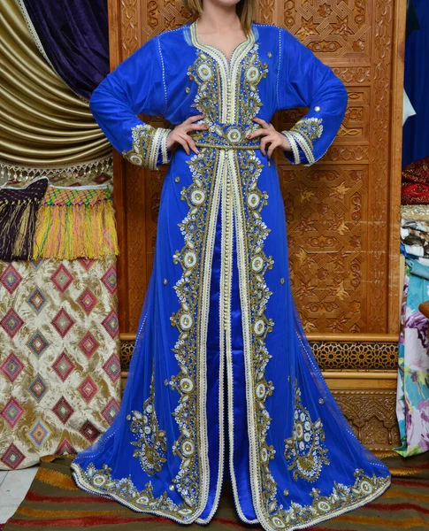摩洛哥咖啡馆是摩洛哥妇女的传统服装 它被认为是世界上最古老的传统服装之一 — 图库照片