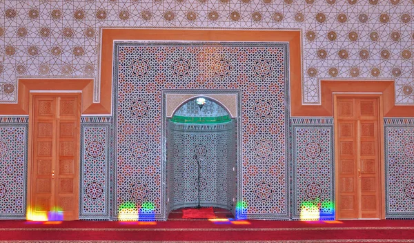 Marokański Meczet Środka Marokańska Dekoracja Dywanami — Zdjęcie stockowe