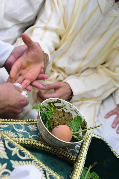 Fas Kınası Gecesi Fas Henna Ayini Kına Groo Nun Ellerine — Stok fotoğraf