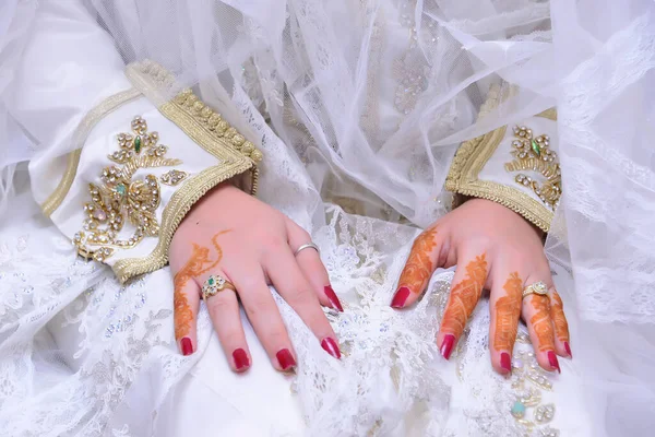 Moroccan Bride Painted Hands Henna Tattoo — Stock Photo, Image