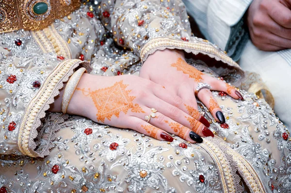 Mano Mujer Con Adorno Henna Menhdi Tradicional — Foto de Stock