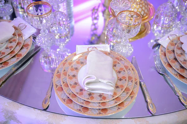 婚宴为婚宴来宾准备的侯爵式室内装饰 — 图库照片