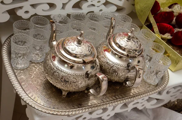 Традиционный Марокканский Чайный Сервиз Бронзы Стекла — стоковое фото