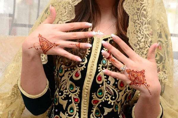 Novia Marroquí Conseguir Henna Hecho Antes Boda —  Fotos de Stock