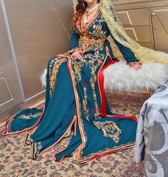 Vestido Tradicional Marroquí Bordado Caftán Ropa Mujer Festiva Marruecos —  Fotos de Stock