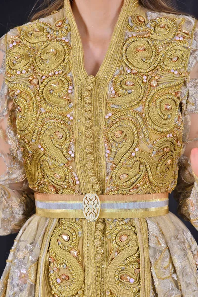 Detalhes Caftan Marroquino Dourado Para Mulheres Com Seu Bordado Dourado — Fotografia de Stock