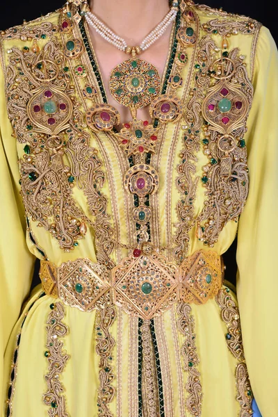 Детали Золотого Марокканского Кафтана Женщин Вышивкой Золотом — стоковое фото