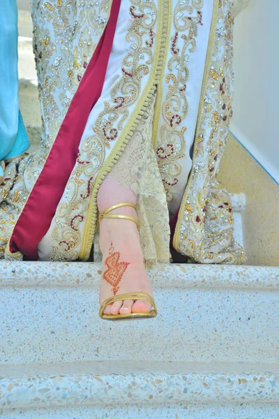 Leg Moroccan Bride Tattooed Henna Moroccan Caftan — Stock Photo, Image