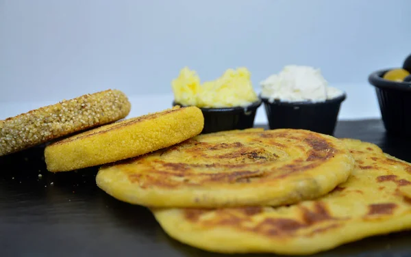 Desayuno Marroquí Pasteles Marroquíes Con Miel Mantequilla Ghee Aceitunas Desayuno — Foto de Stock