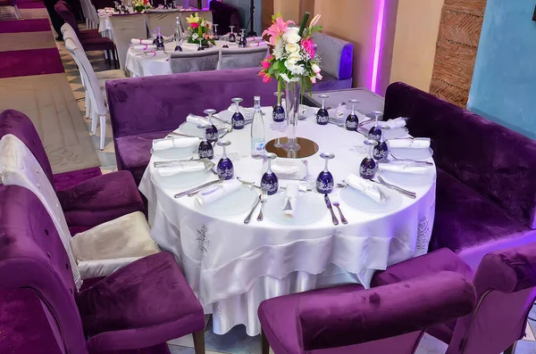 婚礼庆祝仪式宴会厅装饰桌 — 图库照片