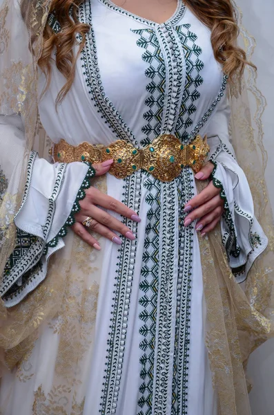 Robe Traditionnelle Marocaine Broderie Sur Caftan Vêtements Fête Pour Femmes — Photo