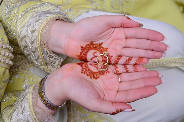 Elegante Trouwring Met Mooie Henna Van Bruid Han — Stockfoto