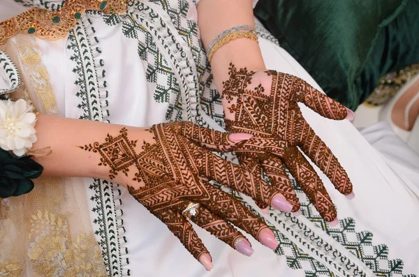 Tatuaje Henna Mano Novia Fiesta Henna Preparación Boda Marroquí Mehndi —  Fotos de Stock