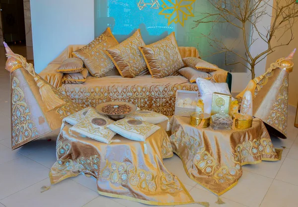 Moroccan Wedding Gifts Moroccan Wedding Sofa Which Groom Bride Sit — ストック写真