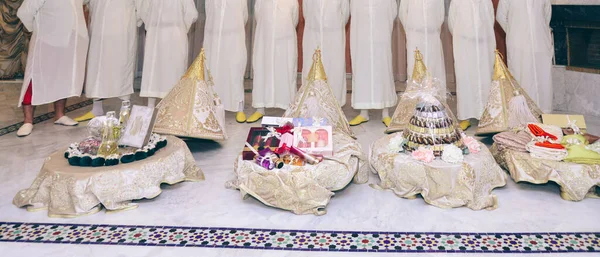 Moroccan Men Stand Front Wedding Gifts Presented Groom His Bride — Foto de Stock