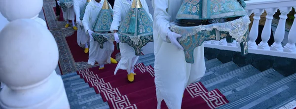 Moroccan Men Carrying Wedding Gifts Presented Groom His Bride Moroccan — Zdjęcie stockowe