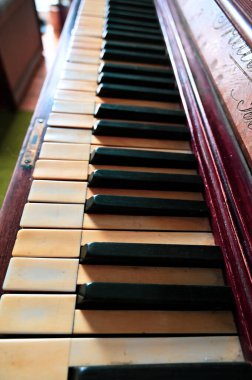 piyano klavyesi klasik müzik enstrümanı