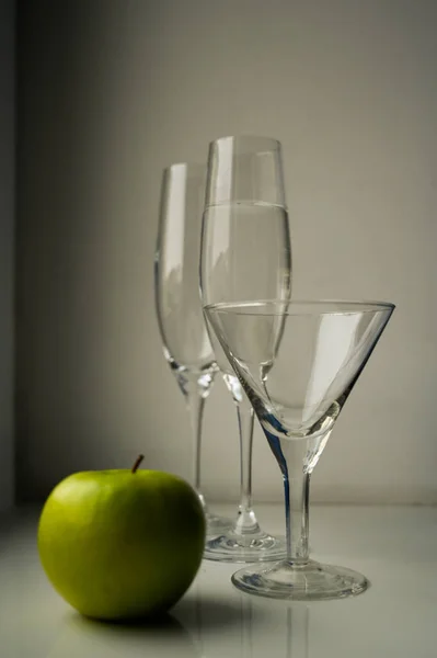 Still Life Glassware Table — ストック写真