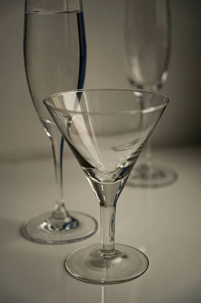Натюрморт Скляного Посуду Столі — стокове фото