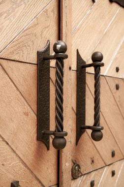 Kilitli eski ahşap kapı