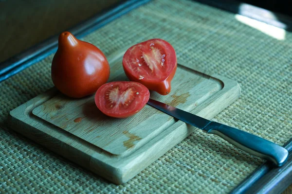 Tomates Frescos Sobre Fondo Madera — Foto de Stock