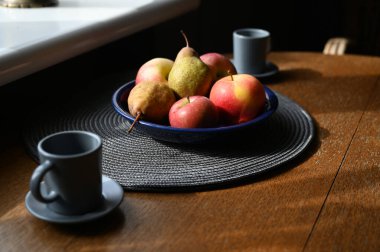 Meyve ve kahveyle hayat