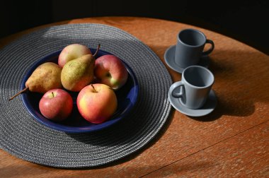 Meyve ve kahveyle hayat