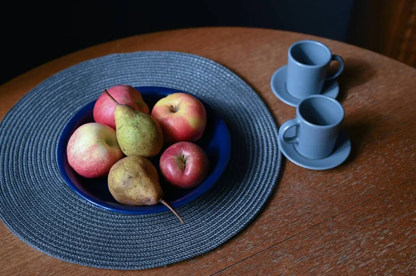 Meyve ve kahveyle hayat