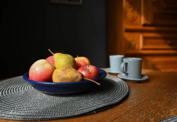 Meyve ve kahveyle hayat