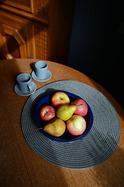 Meyve ve kahveyle hayat