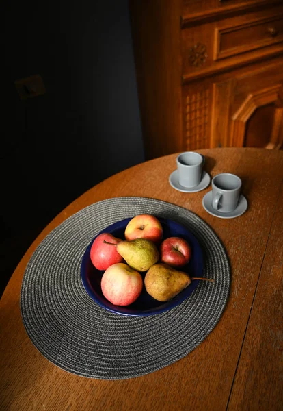 Meyve ve kahveyle hayat