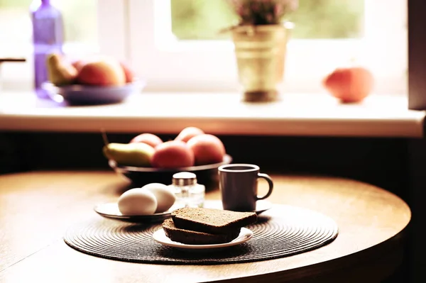 Frühstück Stillleben Von Kaffee Brot Und Eiern — Stockfoto