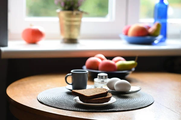 Frühstück Stillleben Von Kaffee Brot Und Eiern — Stockfoto