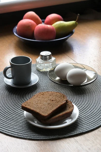 Snídaně Zátiší Kávy Chleba Vajec Ovoce — Stock fotografie