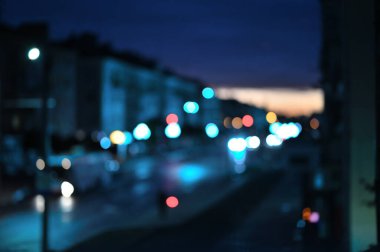 Şehir trafiğinin bulanık görüntüsü