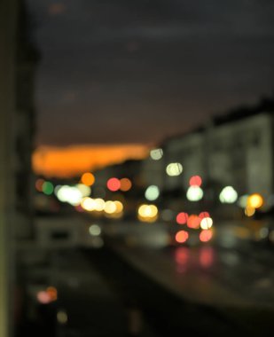 Şehir trafiğinin bulanık görüntüsü