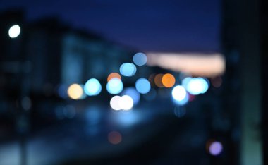 Şehir trafiğinin bulanık görüntüsü