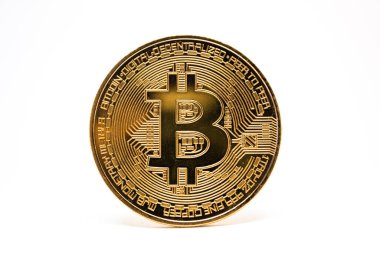 Bitcoin beyaz arka planda izole edilmiş. Bitcoin altın sikkesi izole edilmiş. Borsa konsepti. Kripto para birimi kavramı.