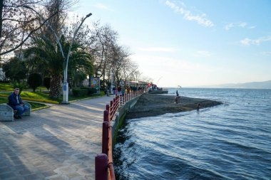 Deirmendere, Kocaeli, Türkiye - 12 Şubat. 2022: Deirmendere, Türkiye 'de küçük bir sahil kentidir. Turistik sahil kasabası Deirmendere.