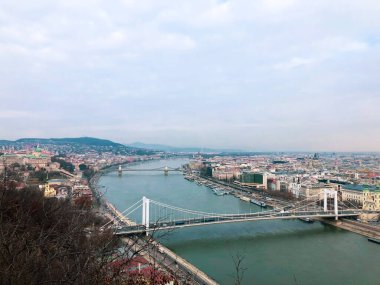 Budapeşte, Macaristan - 21 Aralık 2021: Budapeşte Macaristan 'ın panoramik manzarası