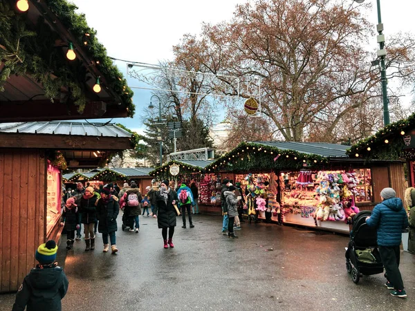 Wien Österrike December 2021 Människor Som Handlar Från Julmarknader Juletid — Stockfoto