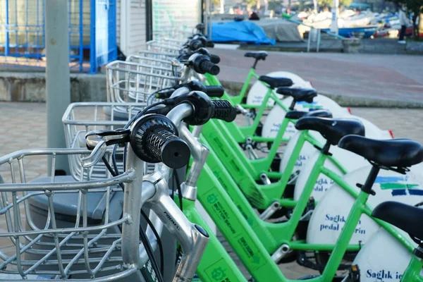 Degirmendere Kocaeli Turcja Marca 2022 Wypożyczalnia Rowerów Rzędu Miejscu Parkingowym — Zdjęcie stockowe