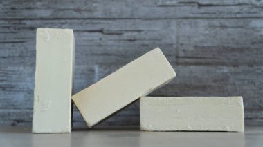 Zeytinyağına dayalı organik el yapımı sabunlar. Cilt bakımı konsepti. Metin için alanı kopyala.