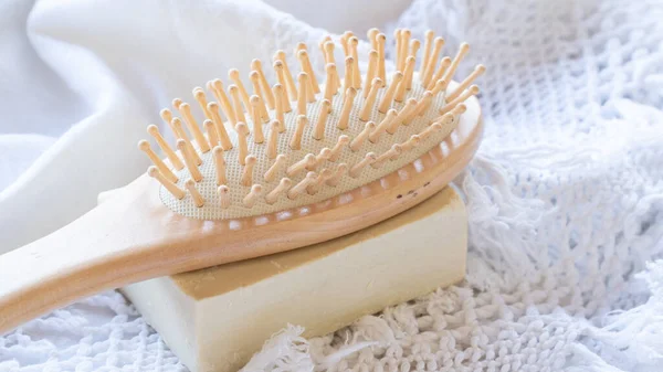 Zeytinyağına dayalı organik el yapımı sabunlar. Cilt bakımı konsepti. Metin için alanı kopyala.