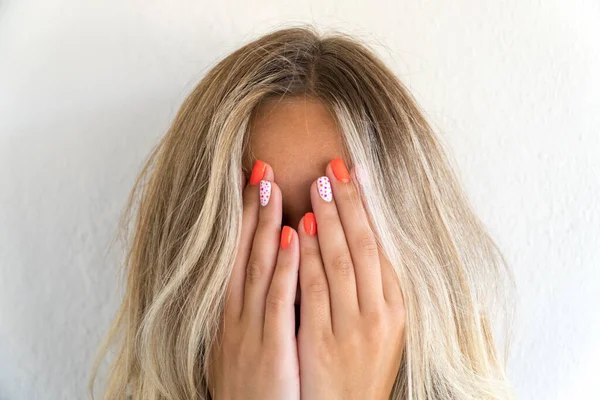 Woman Orange Nail Art Portrait Young Blonde Woman Blue Eyes — Stock Photo, Image