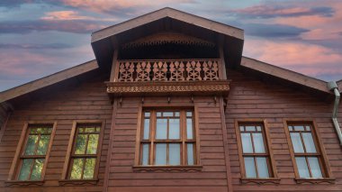 Geleneksel Türk Safranbolu evi. Osmanlı mimarisi ahşap ev dış görünüşü.