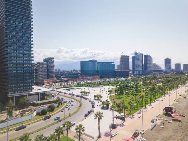 Batum, Gürcistan - 14 Eylül 2021: İHA ile yaz günü yeni bir park